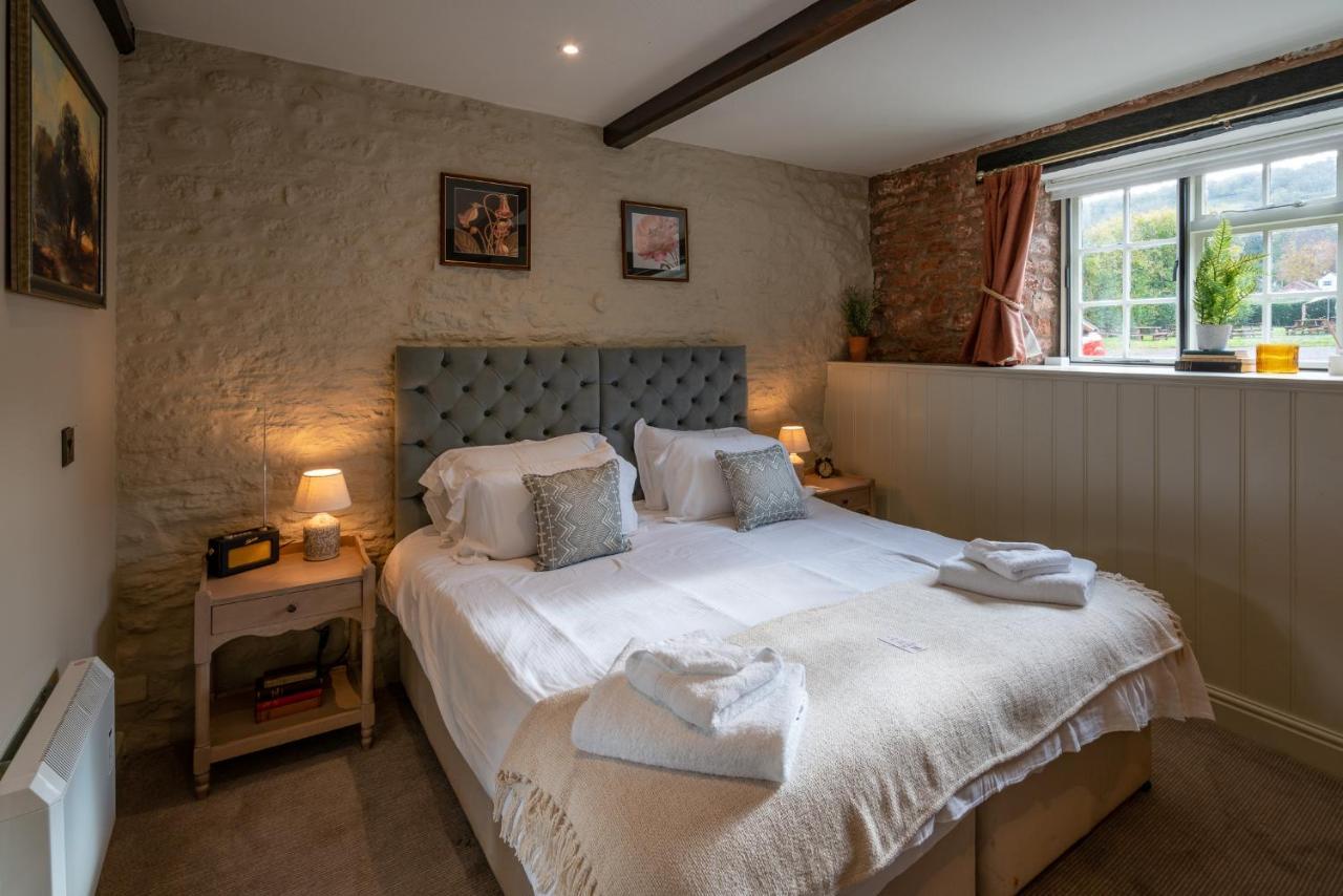 Hotel The Ring 'O' Bells Compton Martin Zewnętrze zdjęcie